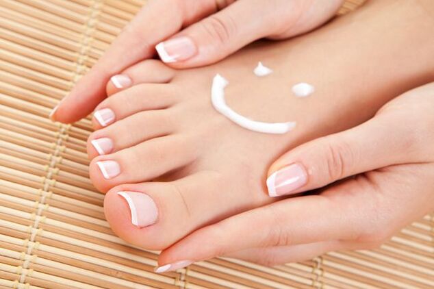 Caring for the skin of your feet prevents the formation of fungi