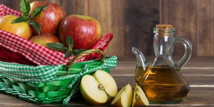 Apple cider vinegar to treat nail fungus