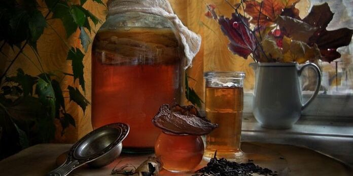 Kombucha against nail fungus