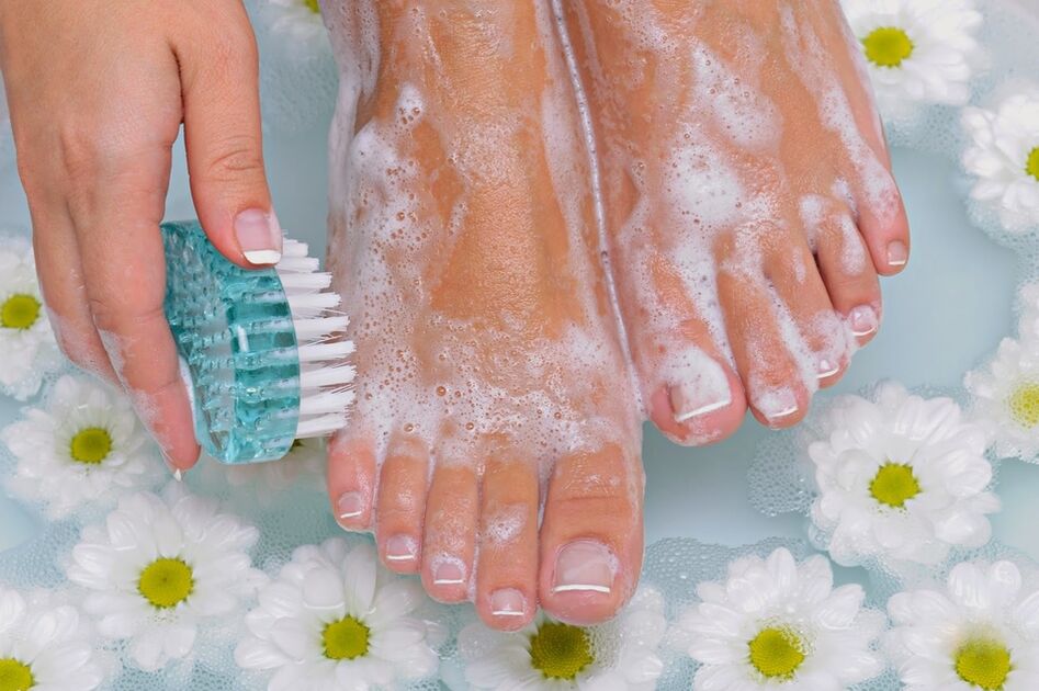 Regular foot hygiene is an excellent prevention against fungal infections. 