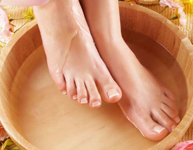 Baths for the treatment of athlete's foot