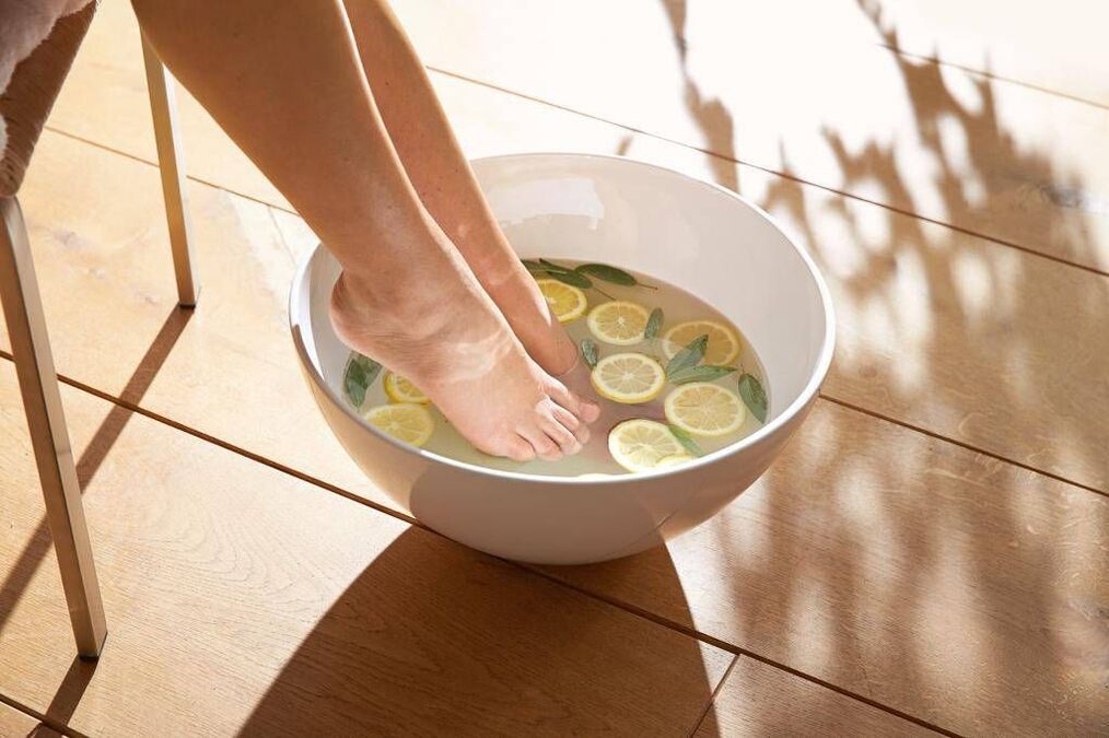 how to use baths for nail fungus